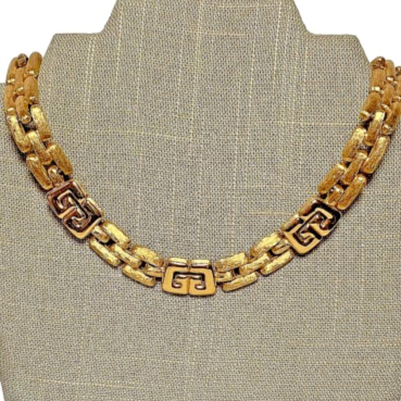 ❤️Vtg 80s Iconic GIVENCHY Gold Logo GG Link Runway Collar Necklace - Picture 1 of 8